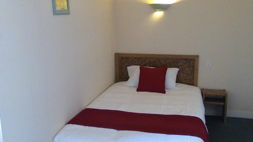 Hotel Tgv Quimper Exterior foto